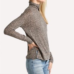 David Lerner oversized leopard print turtleneck top
